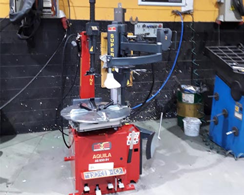Desmontadora de neumáticos BestDrive Azuaga Máquina desmontadora de neumáticos BestDrive Azuaga