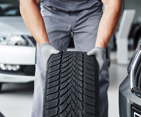 Imagen de servicio venta y reparación de neumáticos en el taller BestDrive Azuaga